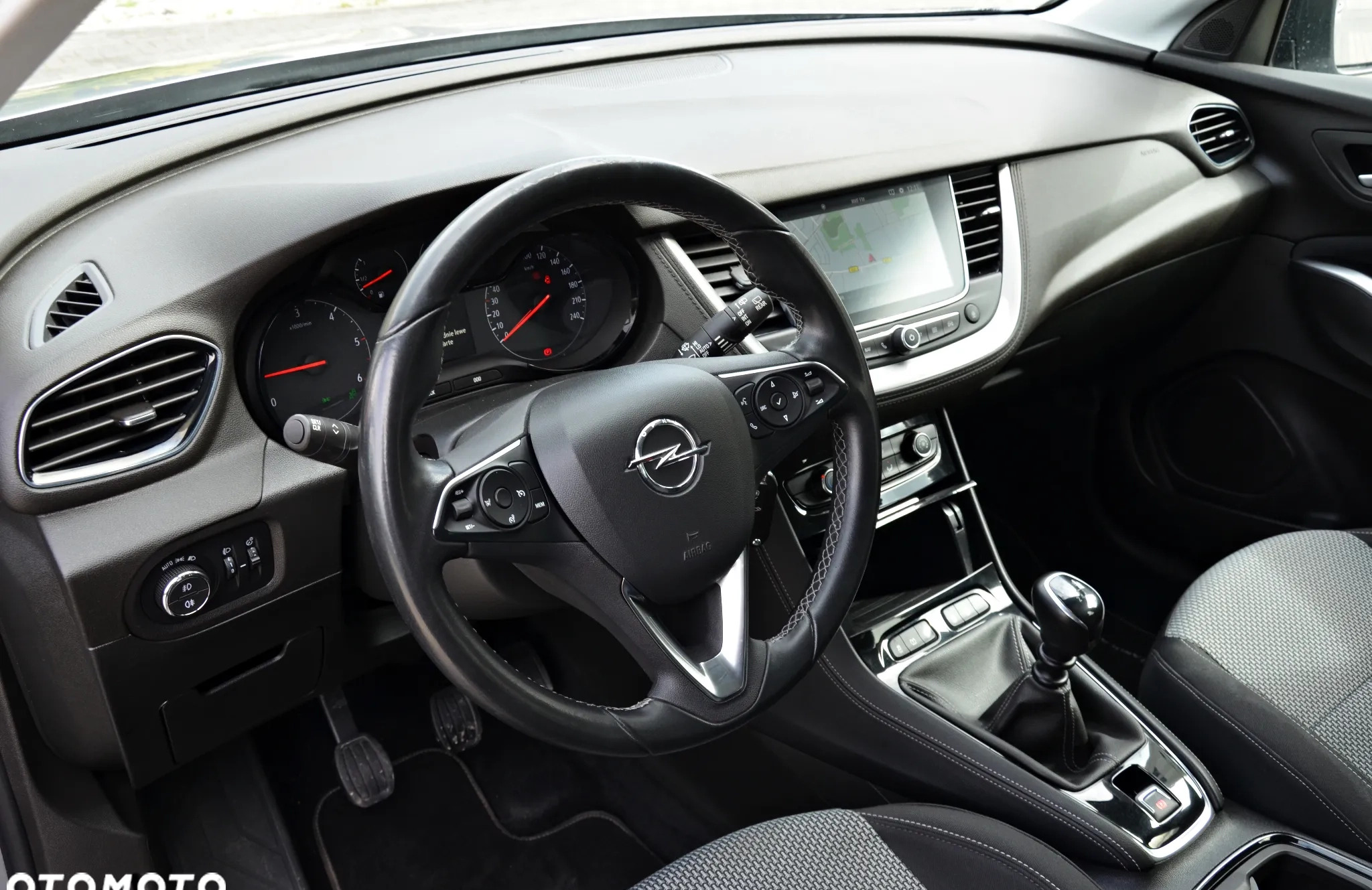 Opel Grandland X cena 65900 przebieg: 186000, rok produkcji 2019 z Żychlin małe 704